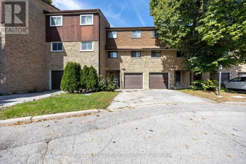 Townhouse at 4 - 21 ROCKWOOD DRIVE, Toronto