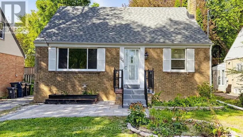 Detached at 226 OAKRIDGE DRIVE, Toronto