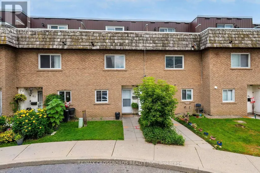 Townhouse at 65 - 10 RODDA BOULEVARD, Toronto