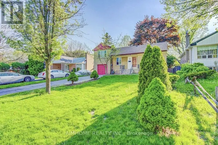 Detached at 32 LAURALYNN CRESCENT, Toronto