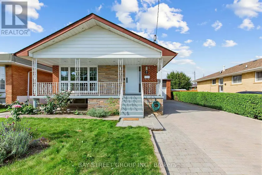 Detached at 8 AMETHYST ROAD, Toronto