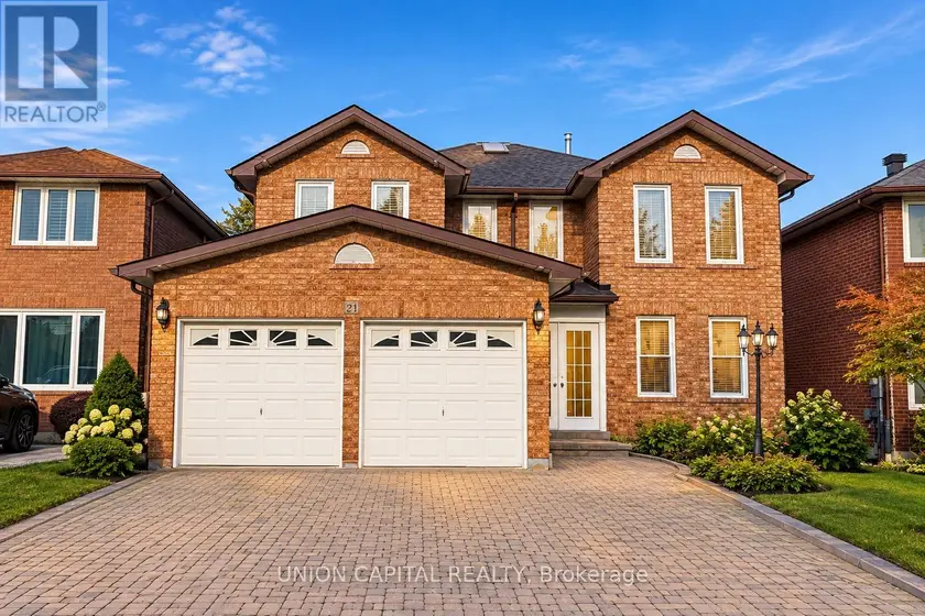 Detached at 21 STRAWBERRY HILLS DRIVE, Toronto