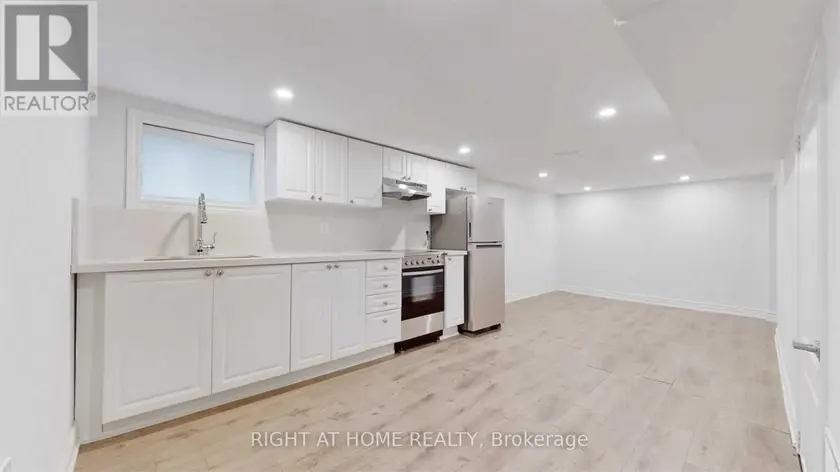 Detached at BSMT - 8 AIRLEY CRESCENT, Toronto
