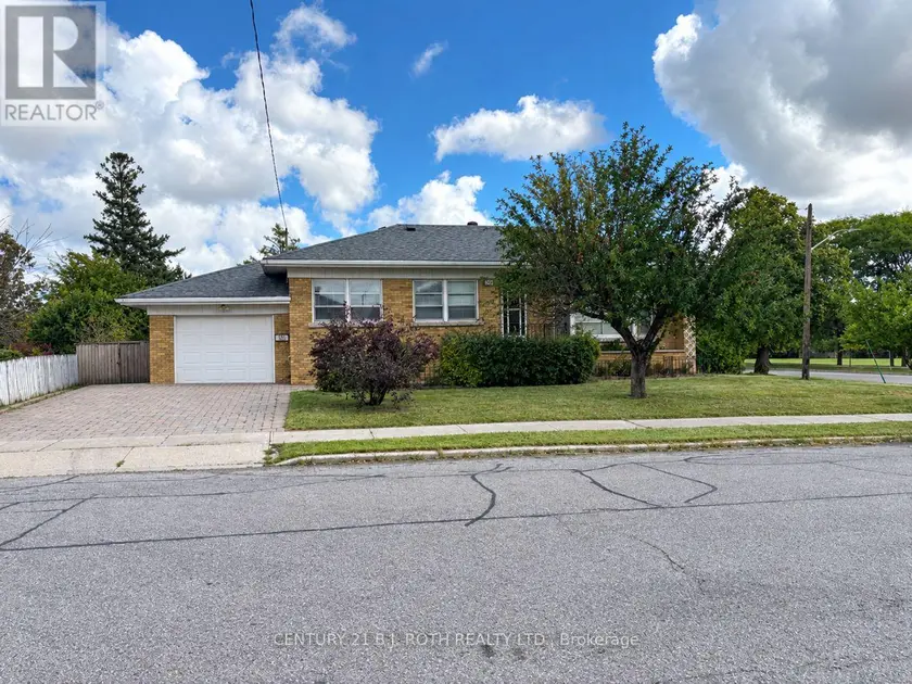 Detached at 33 LEWISTON ROAD, Toronto