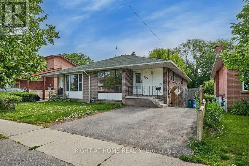 Semi-Detached/Link at 213 CABOT STREET, Oshawa