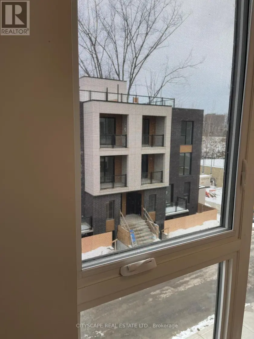 Townhouse at 4 - 174 CLONMORE DRIVE, Toronto