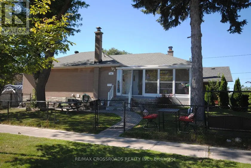 Detached at 25 ARBUTUS CRESCENT, Toronto