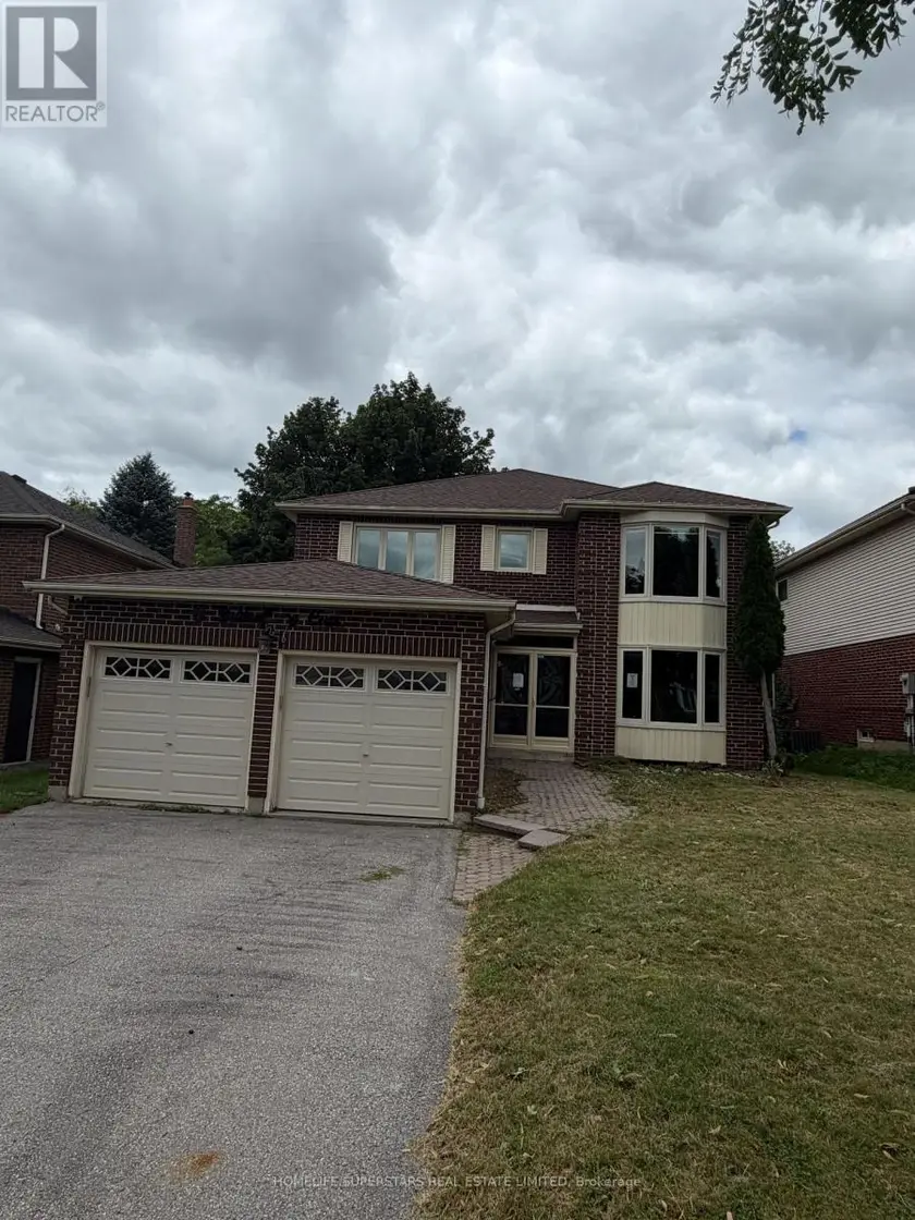 Detached at 8 BUTTERFIELD CRESCENT, Whitby