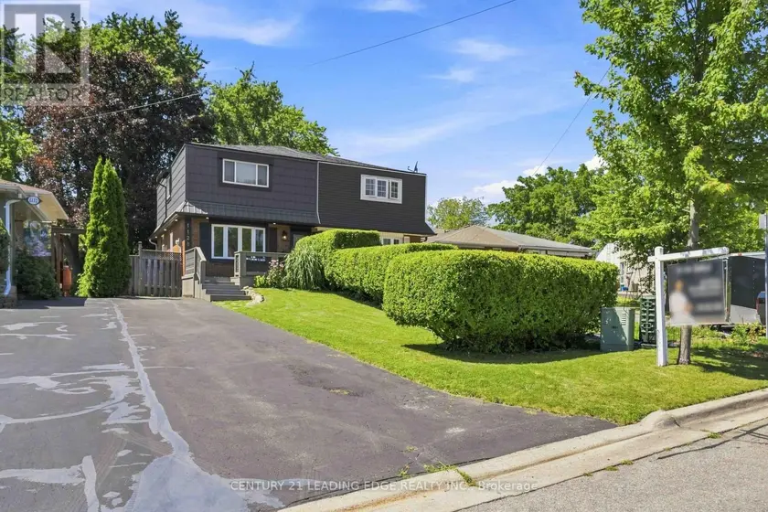 Semi-Detached/Link at 1128 VALLEY COURT N, Oshawa