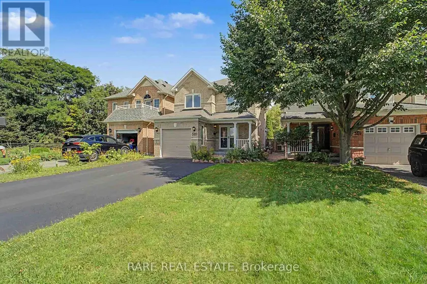 Detached at 521 HICKORY AVENUE N, Whitby
