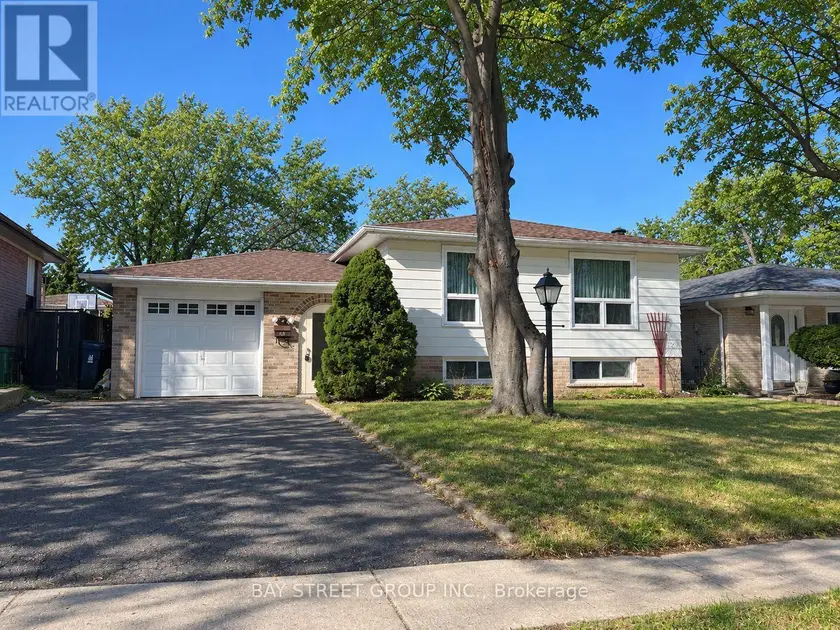 Detached at BSMT - 22 WARDENCOURT DRIVE, Toronto