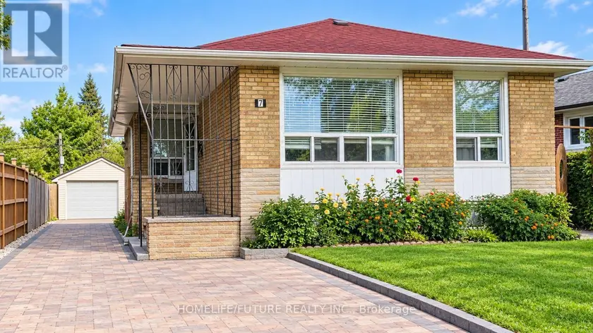 Detached at MAIN - 7 PERIVALE CRESCENT, Toronto