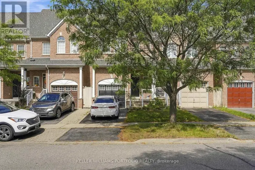 Townhouse at 8 GATEWAY COURT, Whitby