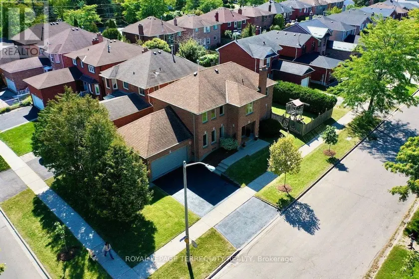 Detached at 10 SCARBORO AVENUE, Toronto