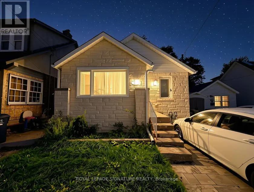 Detached at BSMT - 118 HARDING BOULEVARD, Toronto