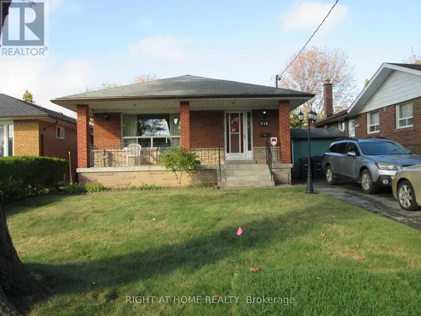 Detached at 910 SCARBOROUGH GOLF CLUB ROAD, Toronto