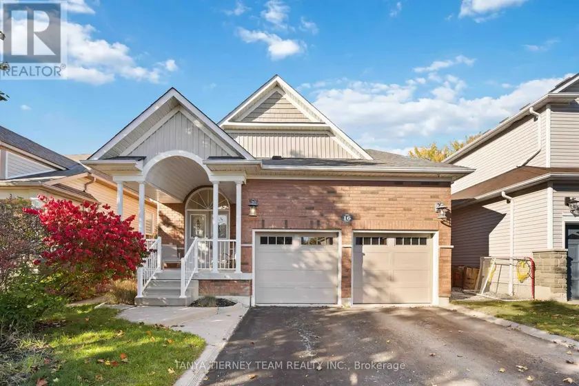 Detached at 16 CODY AVENUE, Whitby
