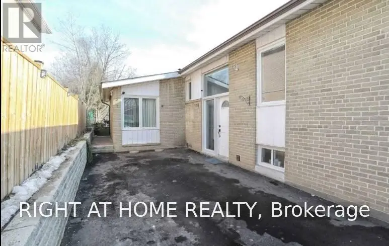 Detached at (MAIN) - 9 AVELINE CRESCENT, Toronto