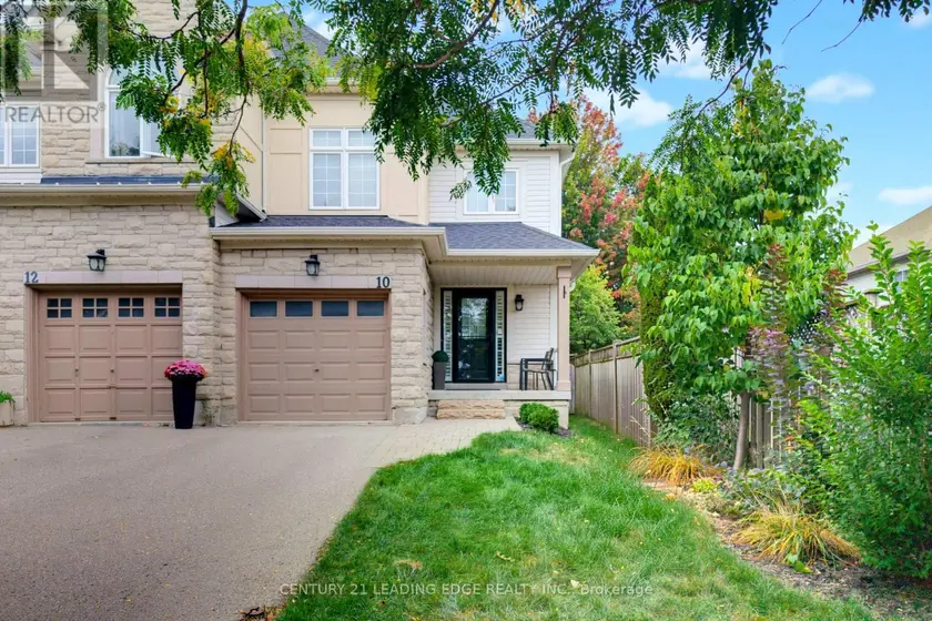 Townhouse at 10 DODDS SQUARE, Clarington