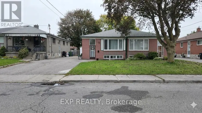 Semi-Detached/Link at 23 CHAPMAN AVENUE, Toronto