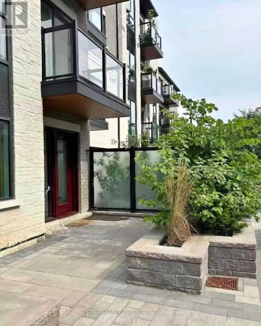 Townhouse at D107 - 200 CHESTER LE BOULEVARD, Toronto