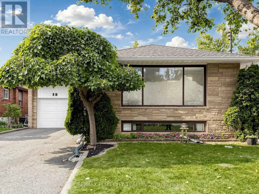 Detached at 16 HOLFORD CRESCENT, Toronto