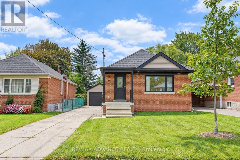 Detached at 39 JANET BOULEVARD, Toronto
