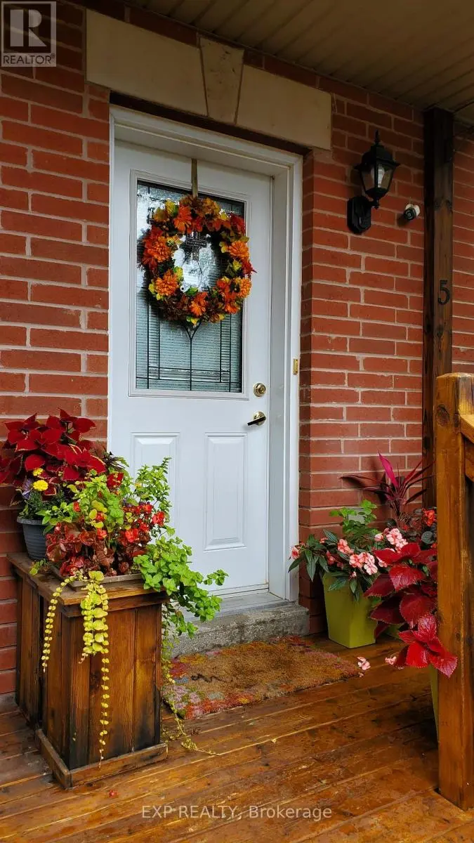 Townhouse at 5 - 736 KINGSTON ROAD, Toronto