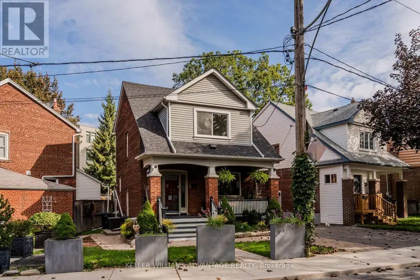 Detached at 5 HEMLOCK AVENUE, Toronto