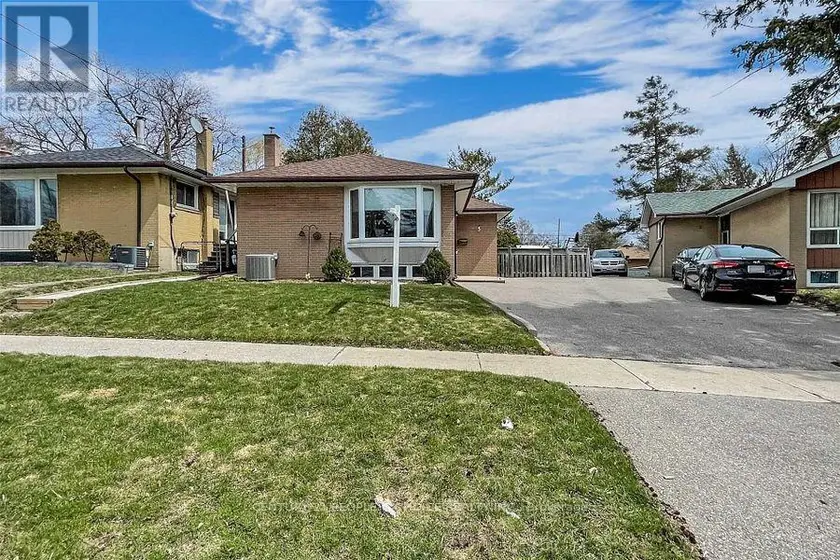 Detached at 5 MID PINES ROAD, Toronto