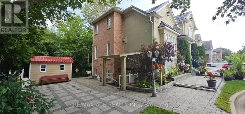 Detached at BSMT - 25 FAWNRIDGE TRAIL, Toronto