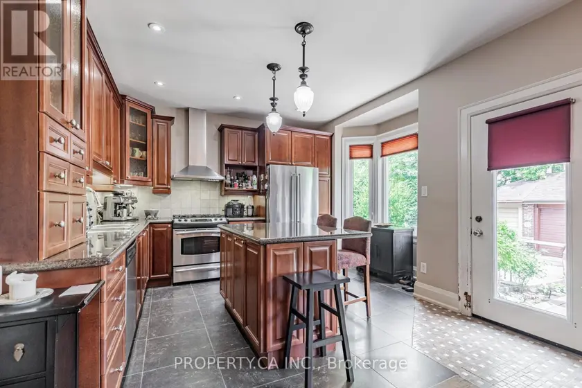 Detached at UPPER - 131 GILLARD AVENUE, Toronto