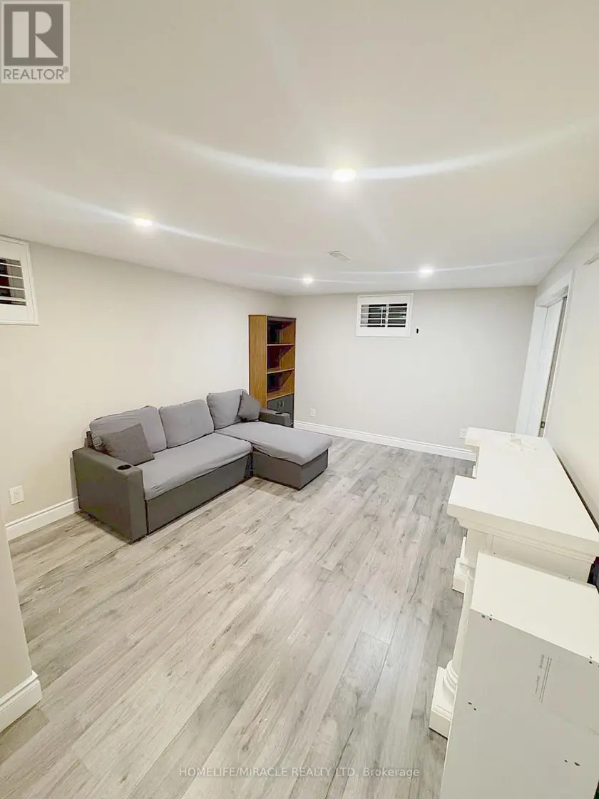 Detached at 925 BYRON STREET N, Whitby