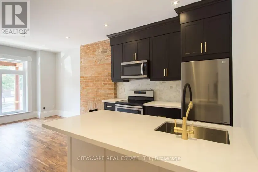 Townhouse at MAIN - 936 DUNDAS STREET E, Toronto