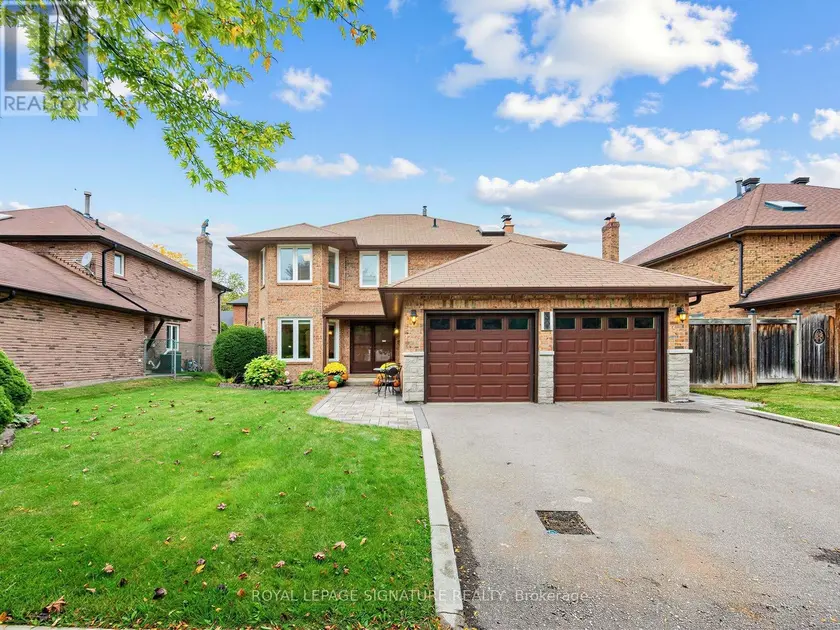 Detached at 30 INVERMARGE DRIVE, Toronto