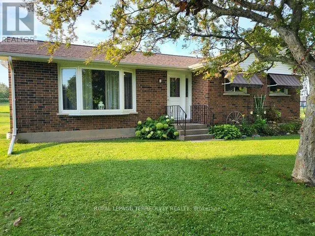 Detached at 320 MYRTLE ROAD E, Whitby