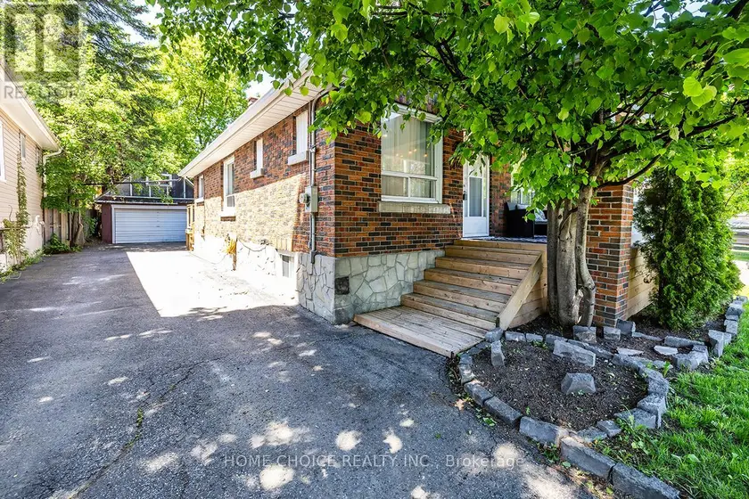 Detached at 140 GLADSTONE AVENUE, Oshawa