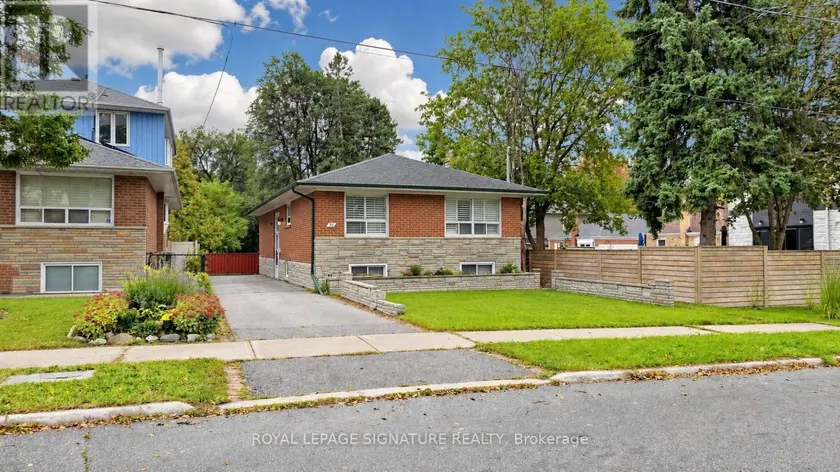 Detached at 35 FLORENS AVENUE, Toronto