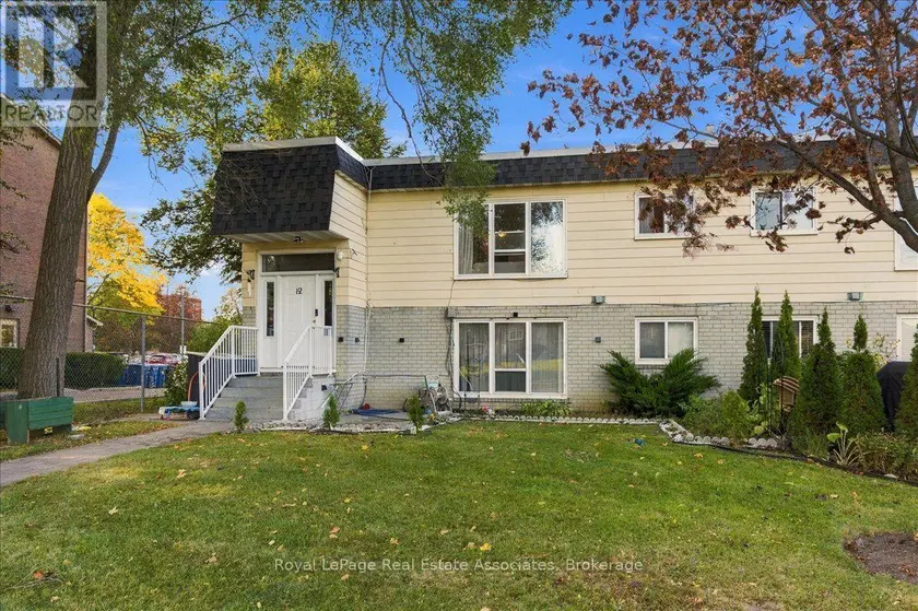 Apartment at 1-4 - 540 MARY STREET E, Whitby