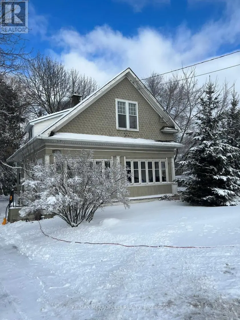 Detached at 688 KING STREET W, Oshawa