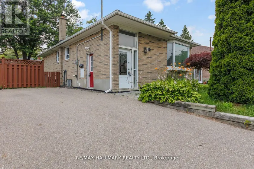 Detached at UPPER - 39 STANSBURY CRESCENT, Toronto