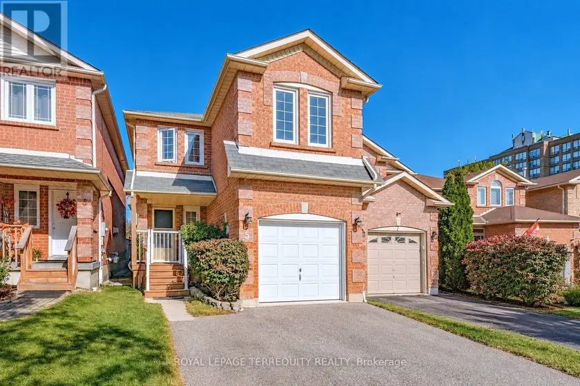 Semi-Detached/Link at 5 HEAVER DRIVE, Whitby