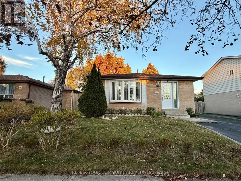 Detached at 15 HUTCHERSON SQUARE, Toronto
