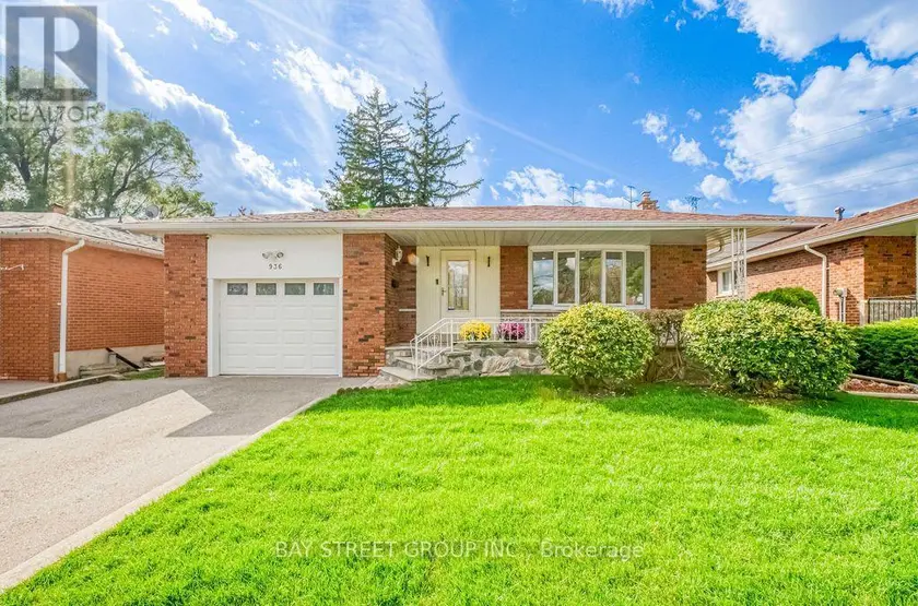 Detached at 936 SCARBOROUGH GOLF CLU ROAD, Toronto