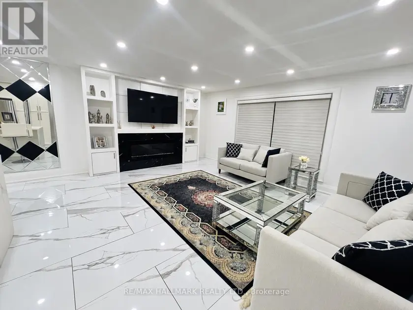 Semi-Detached/Link at 300 TIPPERARY STREET, Oshawa