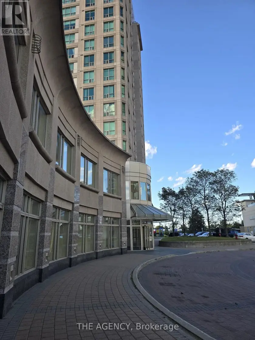 Apartment at 903 - 18 LEE CENTRE DRIVE, Toronto