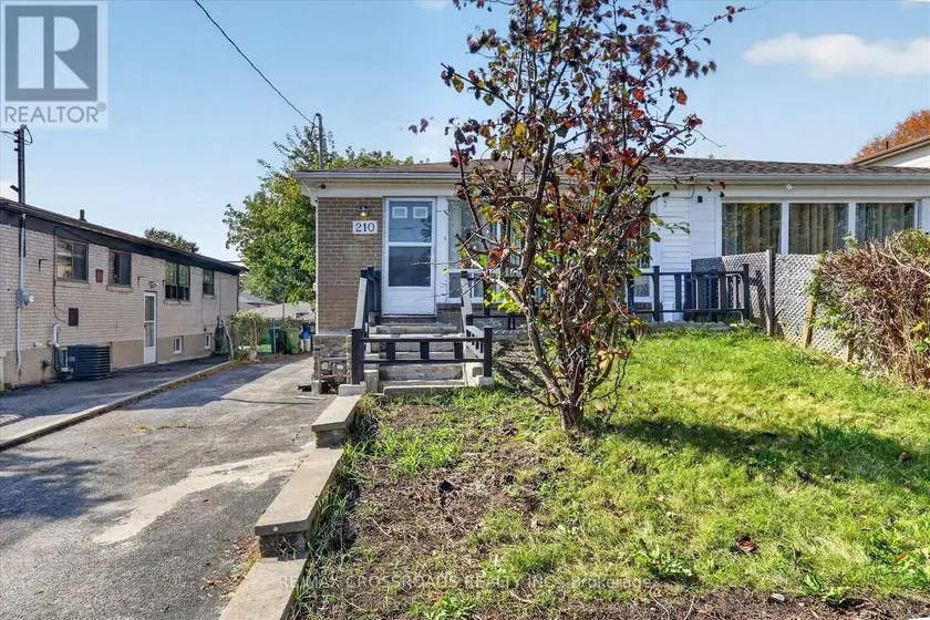 Semi-Detached/Link at 210 LINDEN AVENUE, Toronto