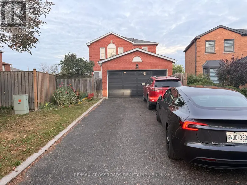 Semi-Detached/Link at 21 FERNBANK PLACE, Whitby
