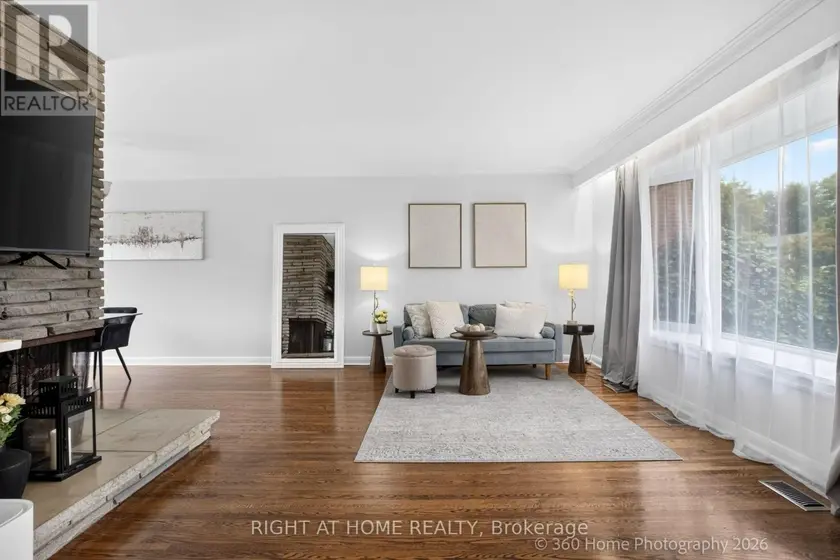 Detached at 100 PERIVALE CRESCENT, Toronto