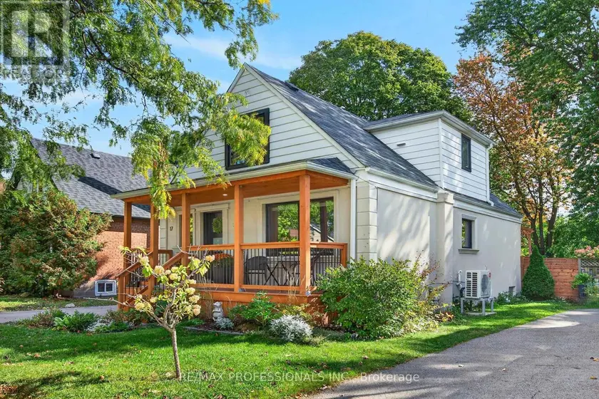 Detached at 17 HOLLYDENE ROAD, Toronto
